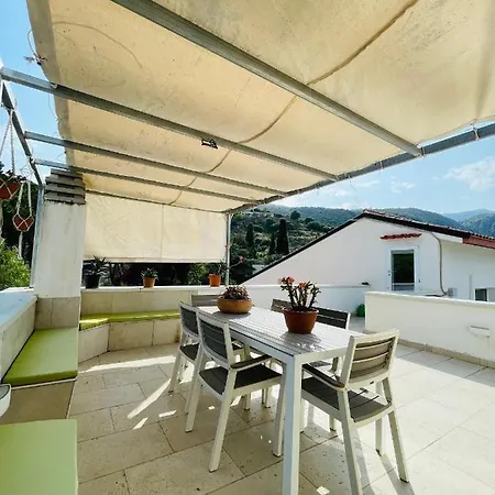 Carrubo Terrace Apartmán *
